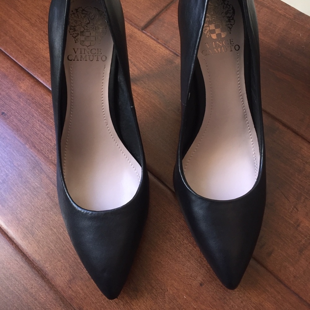 Vince Camuto Hallee Black Pump